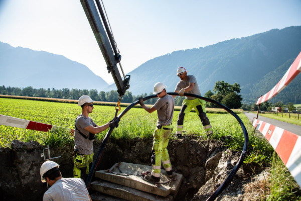 Unser Team Netz beim Kabelzug